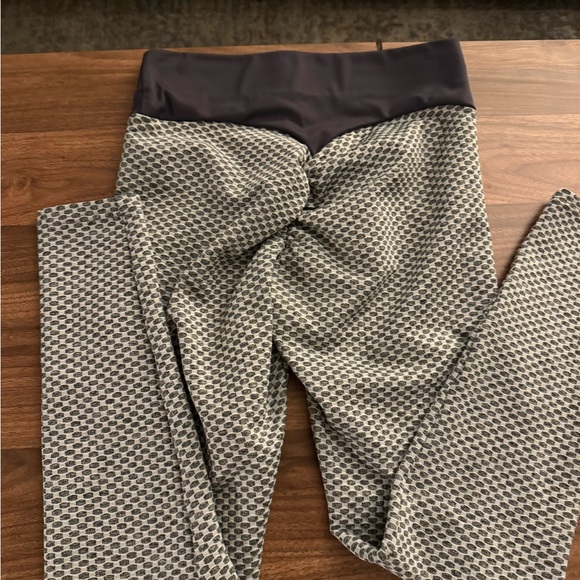 Tik Tok Leggings - Picture 1 of 2